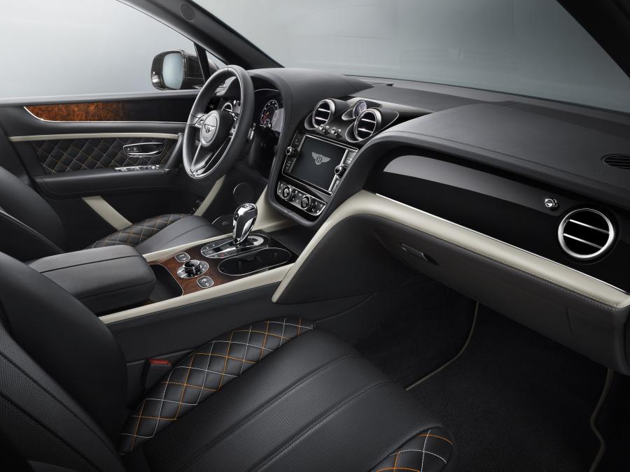 Интерьер Bentley Bentayga Mulliner 2017 года  (фото 5 из 8)
